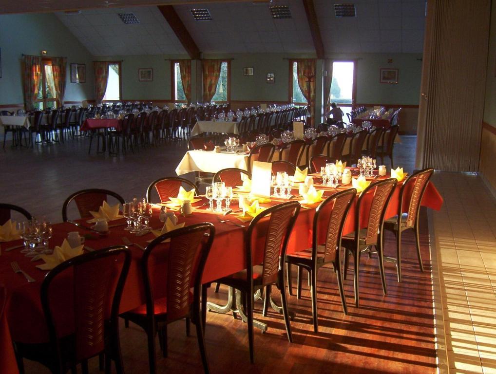 Hotel le Bretagne Louvigné-de-Bais Extérieur photo