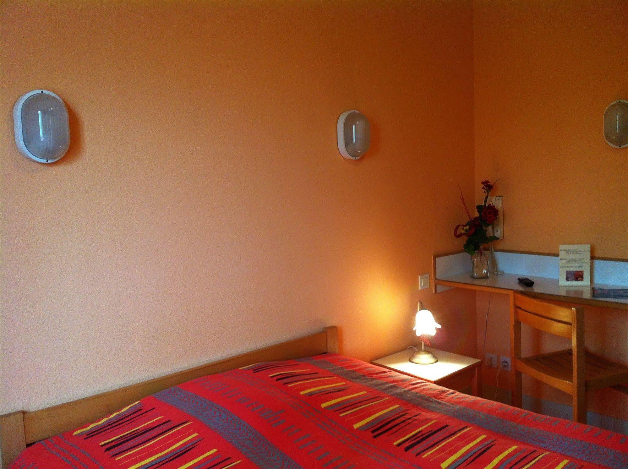 Hotel le Bretagne Louvigné-de-Bais Extérieur photo